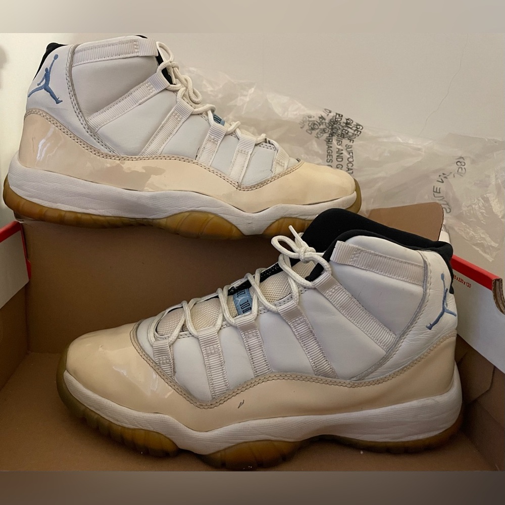 2001 Jordan 11 Columbia Size 9M rare